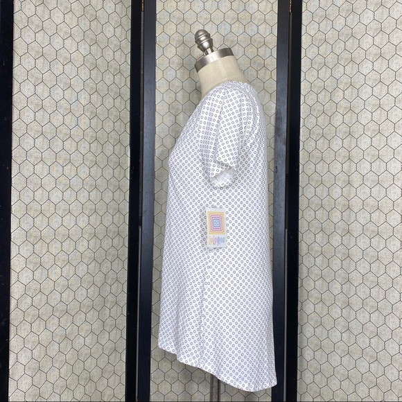 LuLaRoe Christy T - Picture 2 of 10